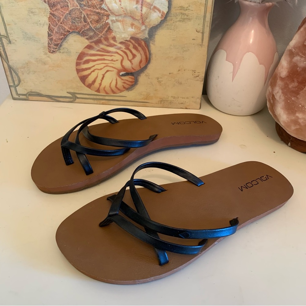 Volcom sandals size 7 back